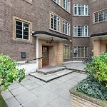 Grand Swiss Cottage Apartment